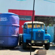 Échanges entre Huiles Berliet et les professionnels du transport lors de l'événement Bernard Trucks