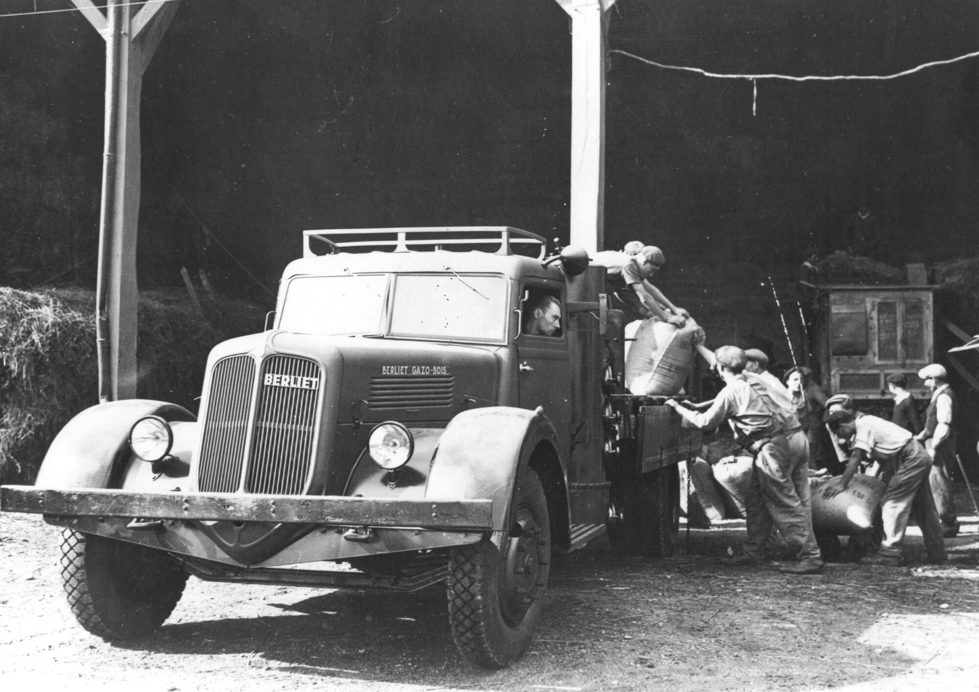 VDC AG15 historique ayant fonctionné au gazogène avant sa transformation en véhicule diesel