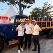 Le Berliet VDC AG 15 des Huiles Berliet présenté avec l’équipe Renault Trucks au Truckshow du Mans