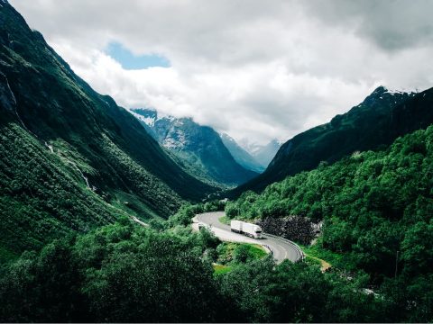 Environnement et transport : quelles réglementations et quels enjeux pour les poids lourds ?