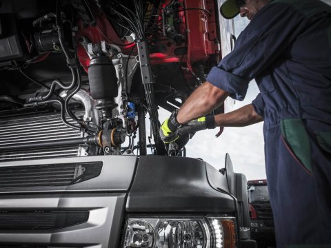 Contrôle technique des poids lourds