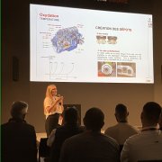 Rencontre entre les équipes Huiles Berliet et les professionnels du réseau Renault Trucks autour des solutions de maintenance poids lourds