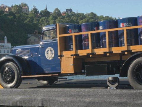 Découverte du Camion Berliet VDC 40 restauré par la Fondation Berliet pour HUILES BERLIET